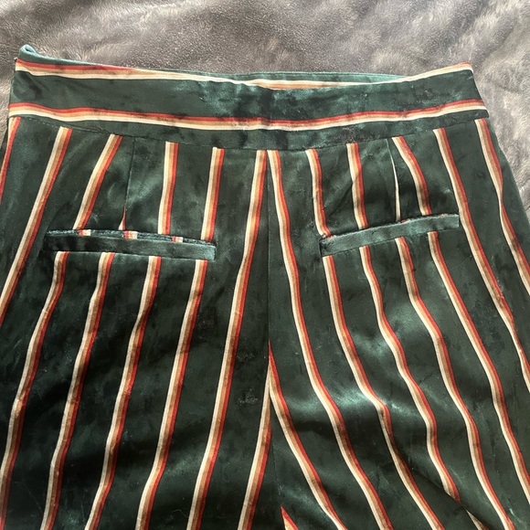 Women’s Forever‎ 21 Contemporary, green striped wide leg velvet dress pants. - Picture 11 of 14